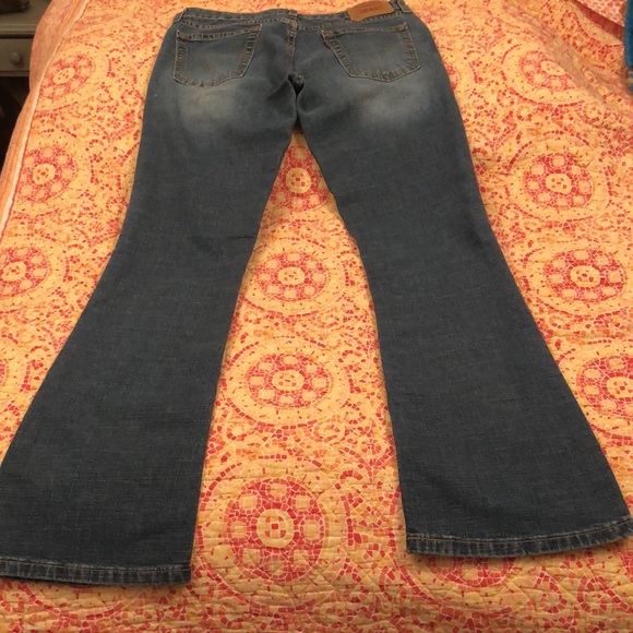 Women’s Levi’s Jeans 518 - Picture 10 of 13